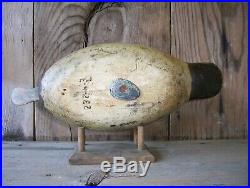 Antique-Vintage-Factory-Mason-Bluebill-Broadbill-Wooden duck decoy