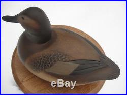 Beautiful Darkfeather Freedman Canvasback Hen Duck Decoy / Wooden Carved
