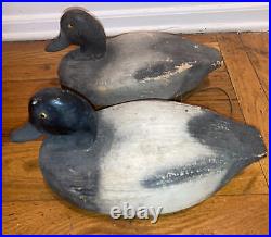 Pair Vintage Primitive Wood Carved Duck Decoy 13 Two Ducks