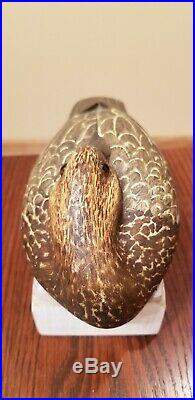 Rare Roy Guge illinois Carver Blue Wing Teal Hen Duck Wooden Decoy Carving