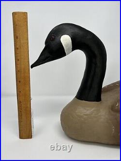 VTG Life-Size SOLID Hand Painted Goose Decoy 21 X 11 Glass Eyes Hunting Decor