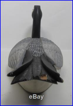 VTG Signed J. C. Hoffman 1972 Carved Canadian Goose Decoy Folk Art Carving #2 yqz