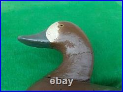 Vintage Carved Wooden Hunting Black Head Hen Duck Decoy unsigned Rock Hall area