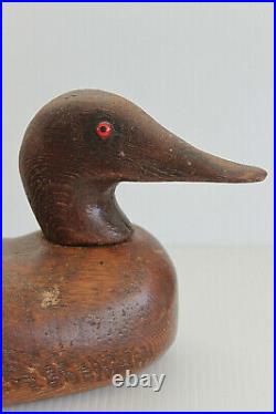 Vintage DUCK DECOY Primitive Hand Carved Wood withRed Glass Eyes