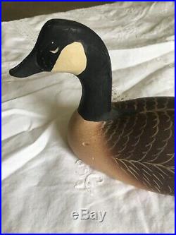 Vintage Hand Carved And Painted Oliver Lawson Canada Goose Wood Decoy