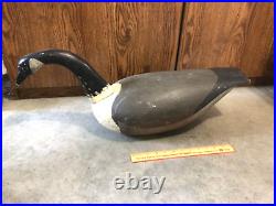 Vintage hard to find full-sized carved wood goose decoy, as-is